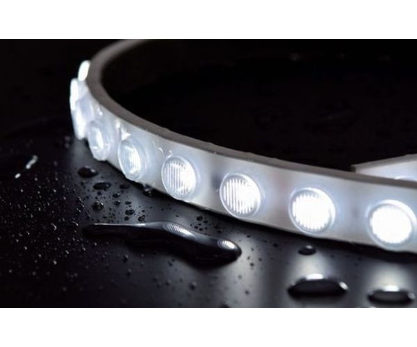 Strip LED IP67 wall washer 30° 18W/m 1800L/m 2700K 24V /m